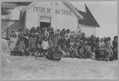 צילום HisthericalFindings: בית הספר הציבורי, קיווילינה, אלסקה, AK, ילדי בית ספר, אסקימוס, 1900-1927, בגדי פרווה