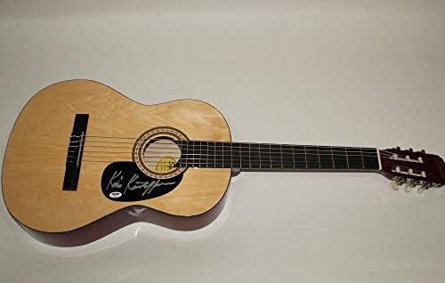 קריס קריסטופרסון חתם על חתימות חתימה פנדר מותג גיטרה אקוסטי כביש PSA